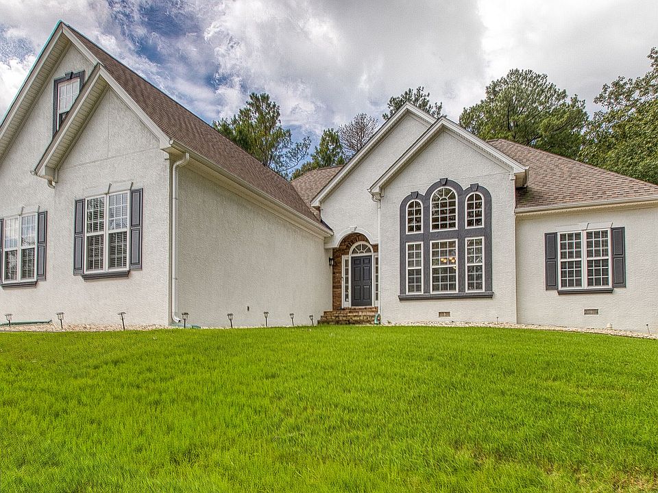1st image of 110 Lyndhurst Way