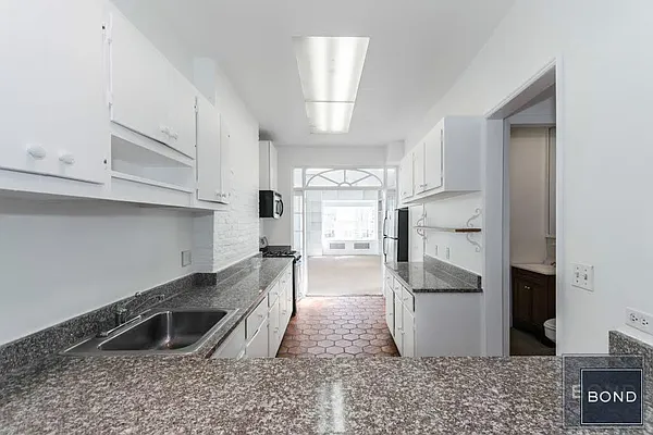 Rented by Bond New York | media 2