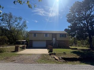 515 Oak Dr, Henryetta, OK 74437