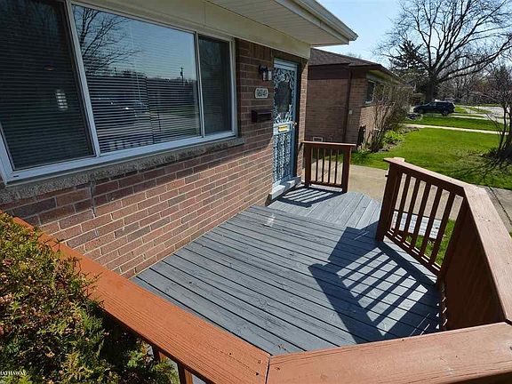5th image of 16141 Kennedy St