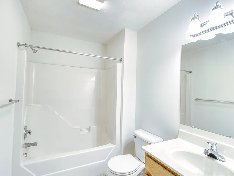 19 Berkshire Ln #101 — Photo 22