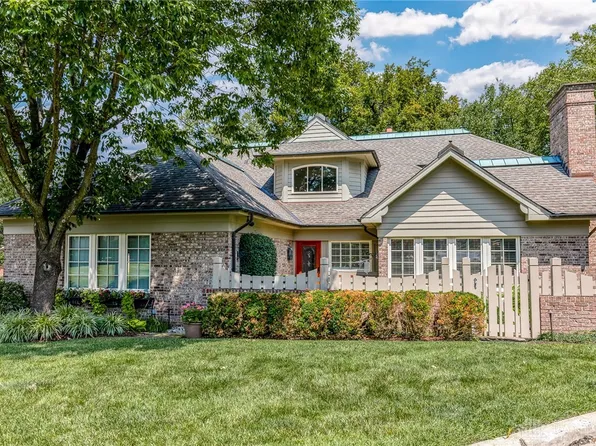 10 Hampton Ln, Cincinnati, OH 45208