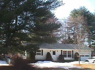 37 Clearview Rd, Averill Park, NY 12018