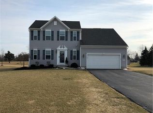4914 Cloverleaf Ln, Lockport, NY 14094