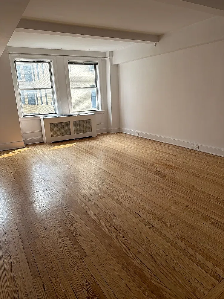 150 East 39th Street — Photo 2
