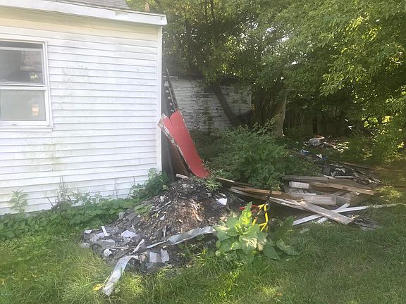 5th image of 64 Euclid Ave