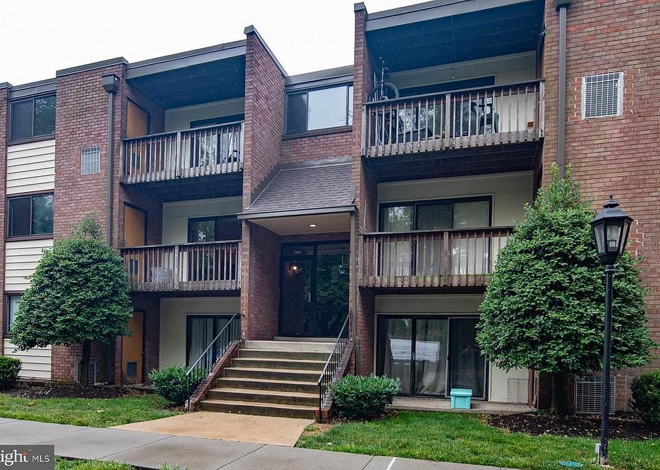 1st image of 10723 West Dr APT 202