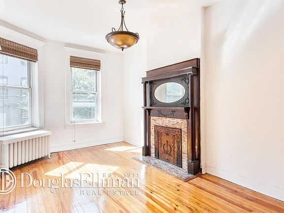 2nd image of 814 Lincoln Pl