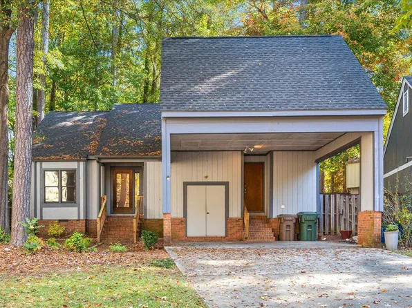 111 Lakeway Ct, Cary, NC 27511