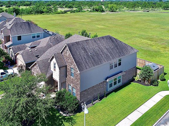 2nd image of 4506 Meadow Way Dr