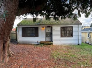 7912 34th Ave SW, Seattle, WA 98126
