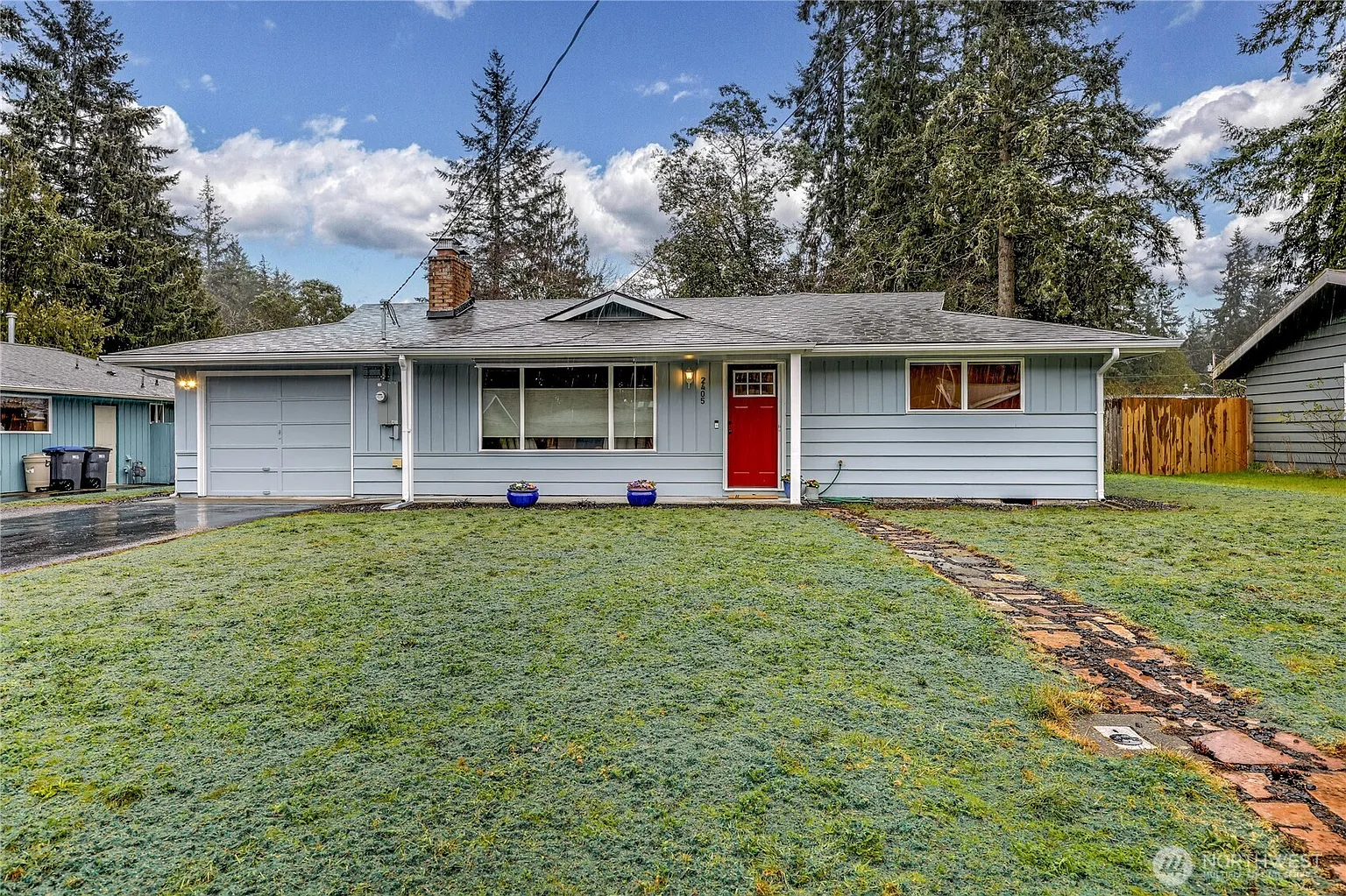 2401 Pine Tree Drive SE photo 1