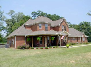105 Grand Oaks Dr, Terry, MS 39170