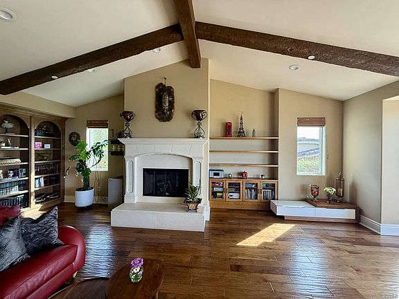 4th image of 1690 Gascony Rd