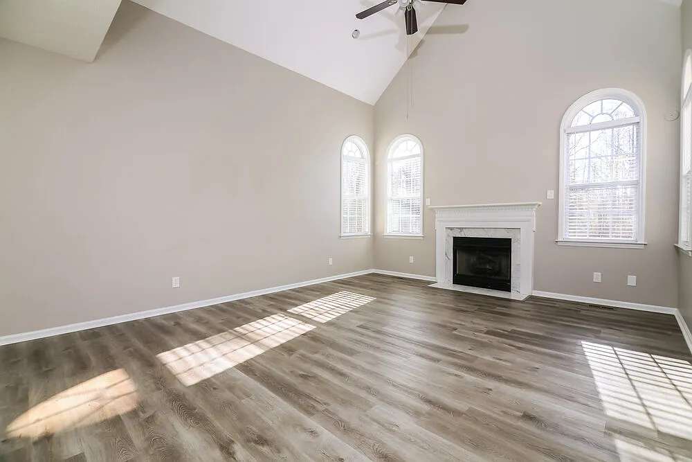 3 bed, 2.5 bath, 2396 sqft, $2,325 — Photo 4