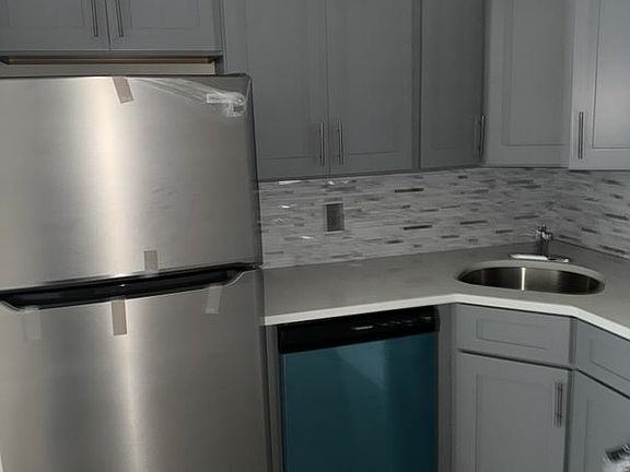 3rd image of 18 Richmond Ct #1