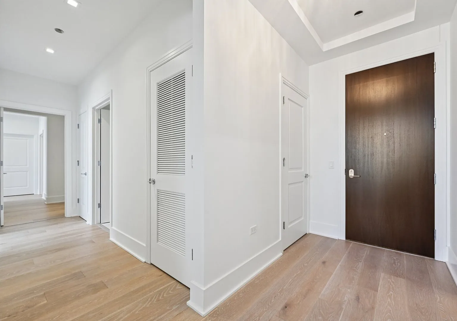 2 bed, 1728 sqft, $12,500 — Photo 3
