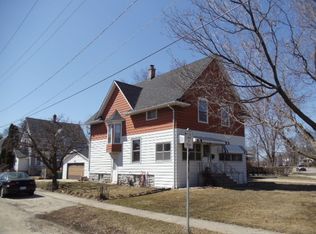 614 Dekalb Ave, Sycamore, IL 60178