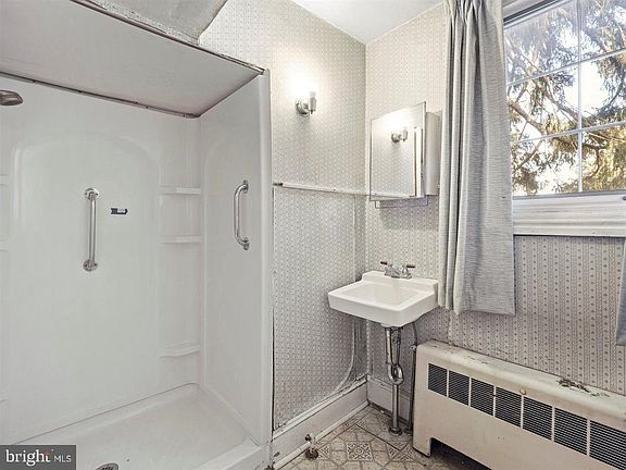 5th image of 141 S Washington St