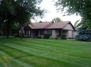 20547 Villa Grande Cir, Clinton Township, MI 48038
