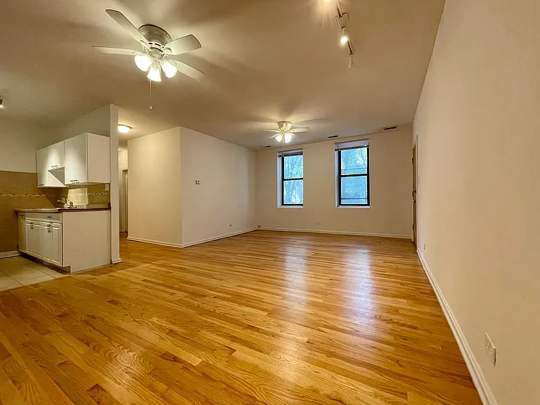 1481 W Huron St #1 — Photo 8