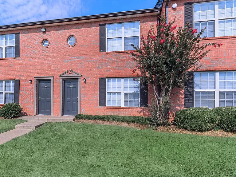 Greentree Pointe — Photo 16