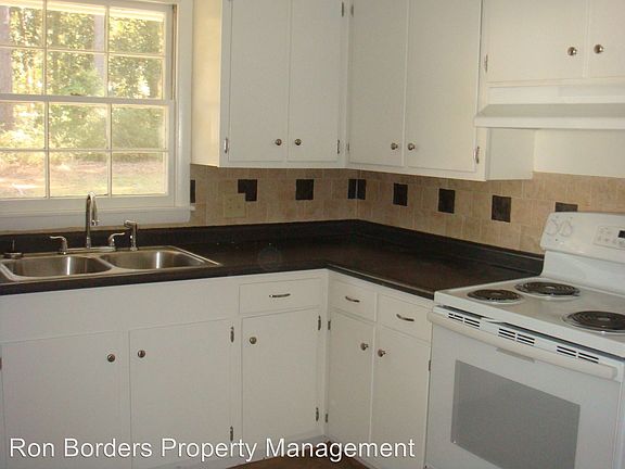 2nd image of 2217 Park Ln