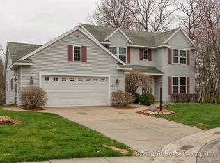 5399 Cristo Dr NE, Rockford, MI 49341