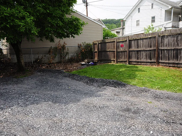 16 S Walnut St #16 — Photo 11