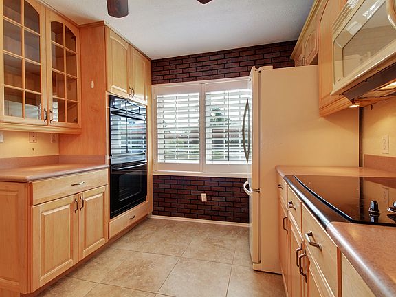 3rd image of 19029 Us Hwy 19 N APT 11E