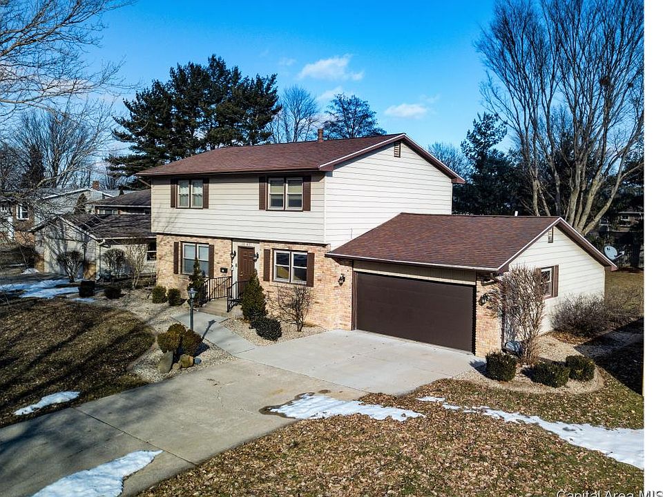 1st image of 1047 Woodbine Cir E