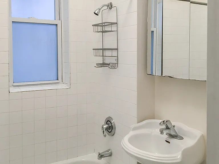 839 W Cornelia Ave #1 — Photo 5