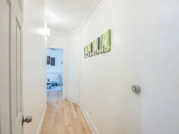 14 Chapman Ave #2, Easthampton, MA 01027