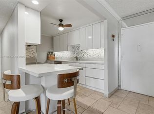 Victoria Towers, Hollywood, FL 33019