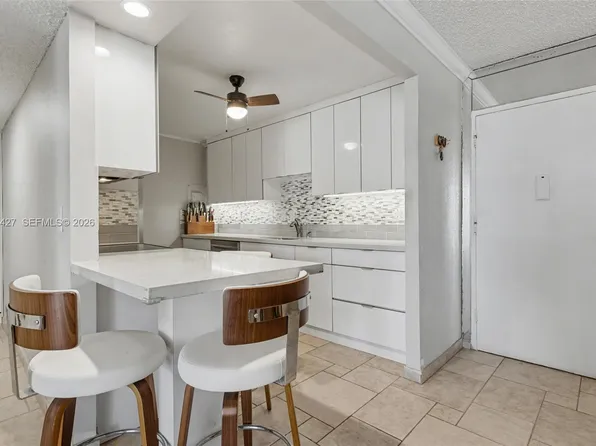 211 S Ocean Dr APT 205, Hollywood, FL 33019