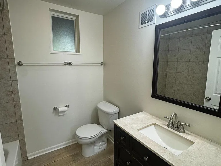 2508 Saint John Pl — Photo 10