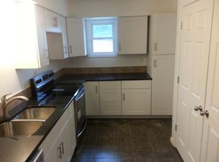 10904 NW Crooked Rd APT D, Kansas City, MO 64152