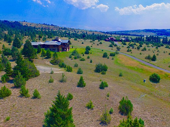 4th image of 742 Dry Gulch Way