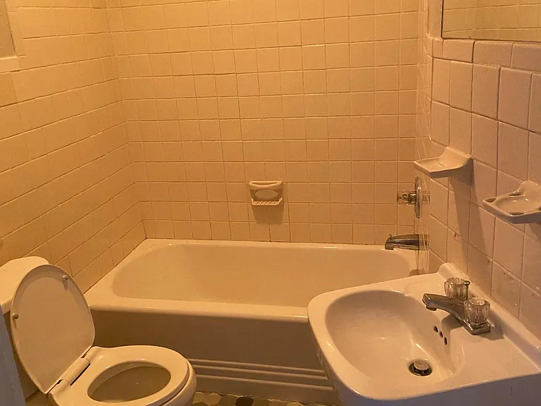 220 E Main St #9 — Photo 8