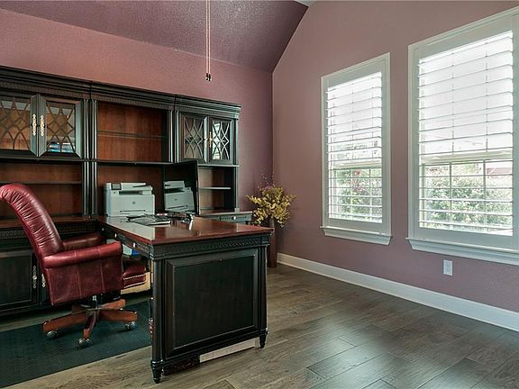 5th image of 2224 Champions Corner Dr