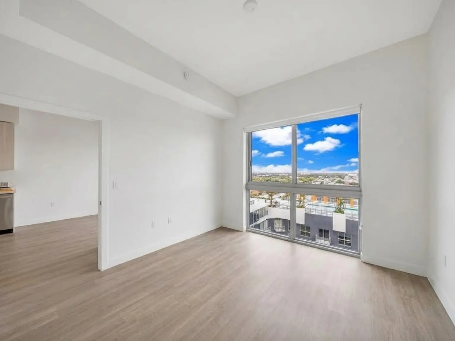 1 bed, 575 sqft, $2,200 — Photo 2