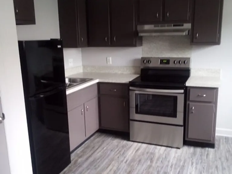2180 Meadowlawn Dr — Photo 1