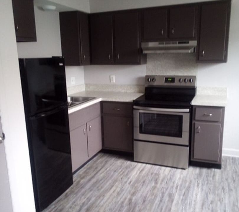 1st image of 2180 Meadowlawn Dr APT 7