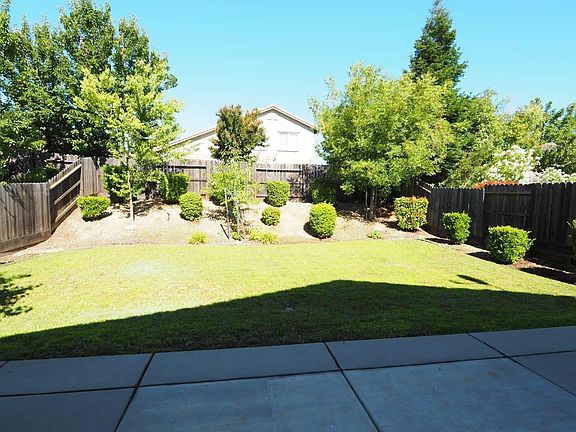 2nd image of 2005 Horseshoe Glen Cir