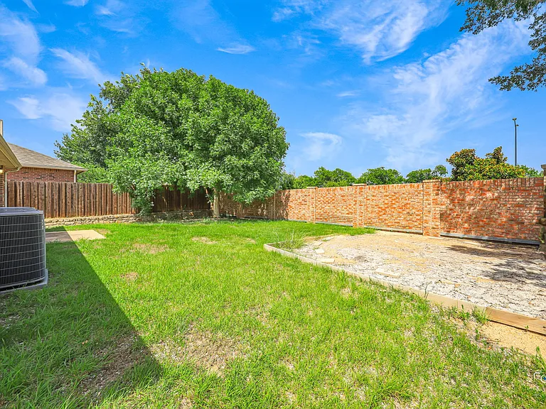 13262 Cleburne Dr — Photo 28