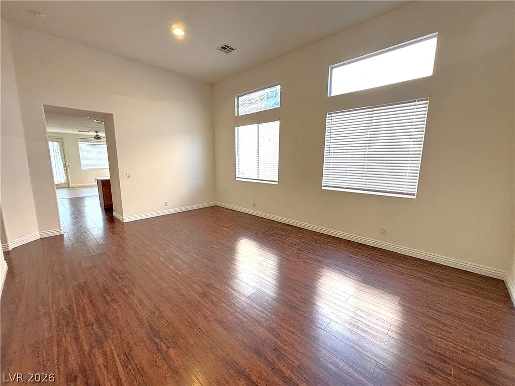 3 bed, 2.0 bath, 1654 sqft, $1,950 — Photo 3