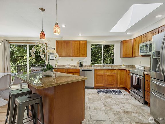 5th image of 23434 39th Avenue W