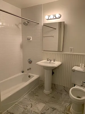 Rented by The Durst Organization | media 8