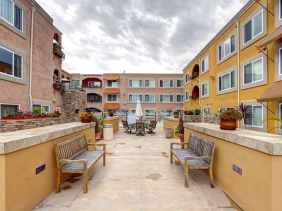 4th image of 860 Turquoise St Unit 123