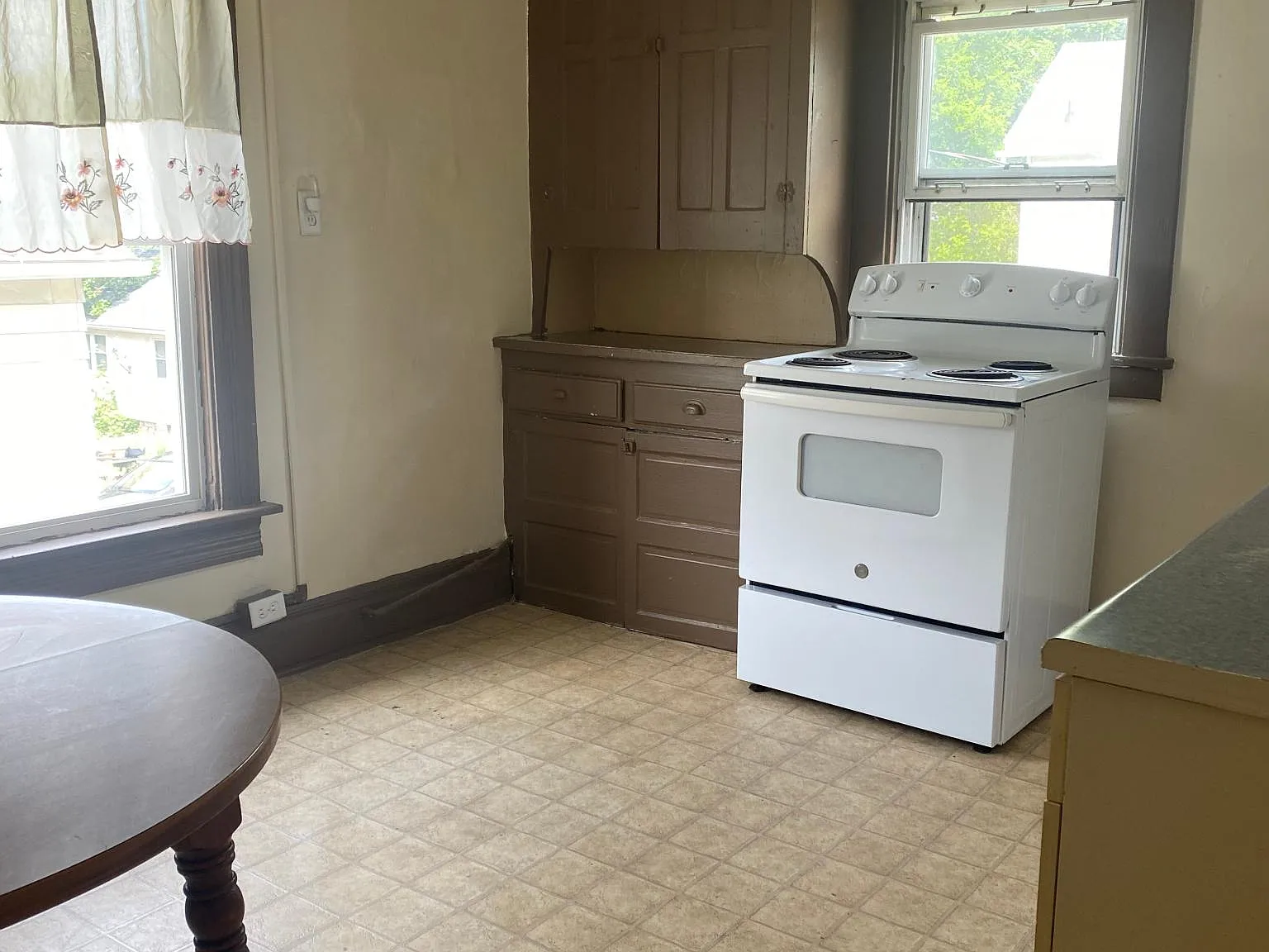 2 bed, $725 — Photo 2